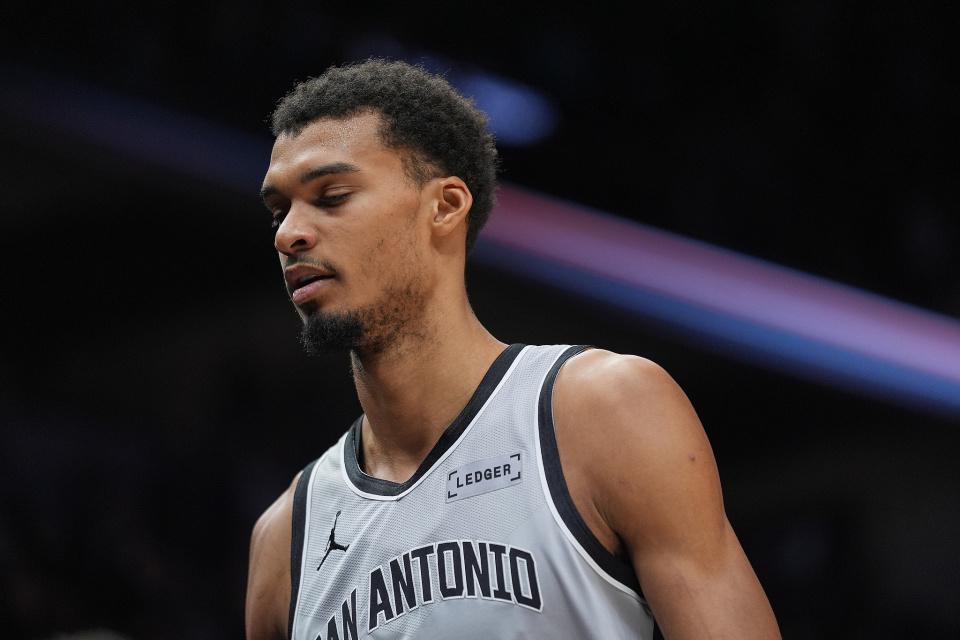 天天盈球官网-华子23分准绝杀森林狼19分逆转马刺 文班29+7戈贝尔6恶犯将禁赛