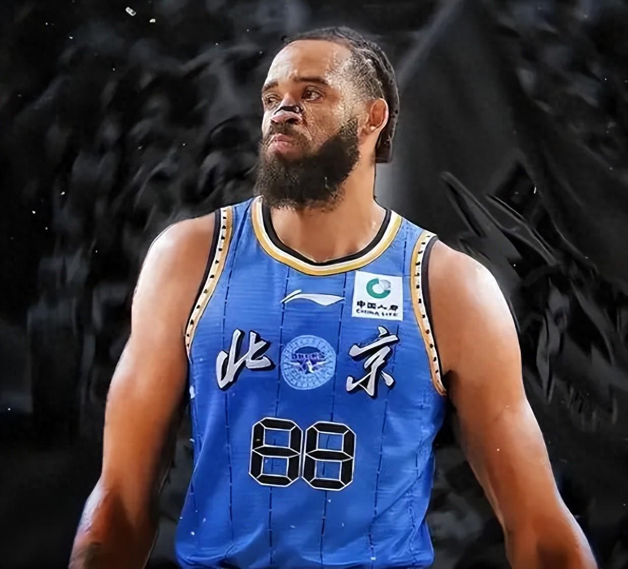 天天盈球-4投1中!球队赢33分,顶薪内线正负值为0,球迷:你甚至不配打NBL